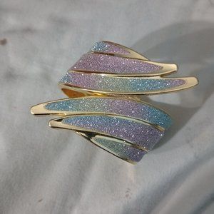 Bangle bracelet